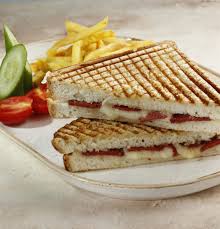 Sucuklu Kaşarlı Tost